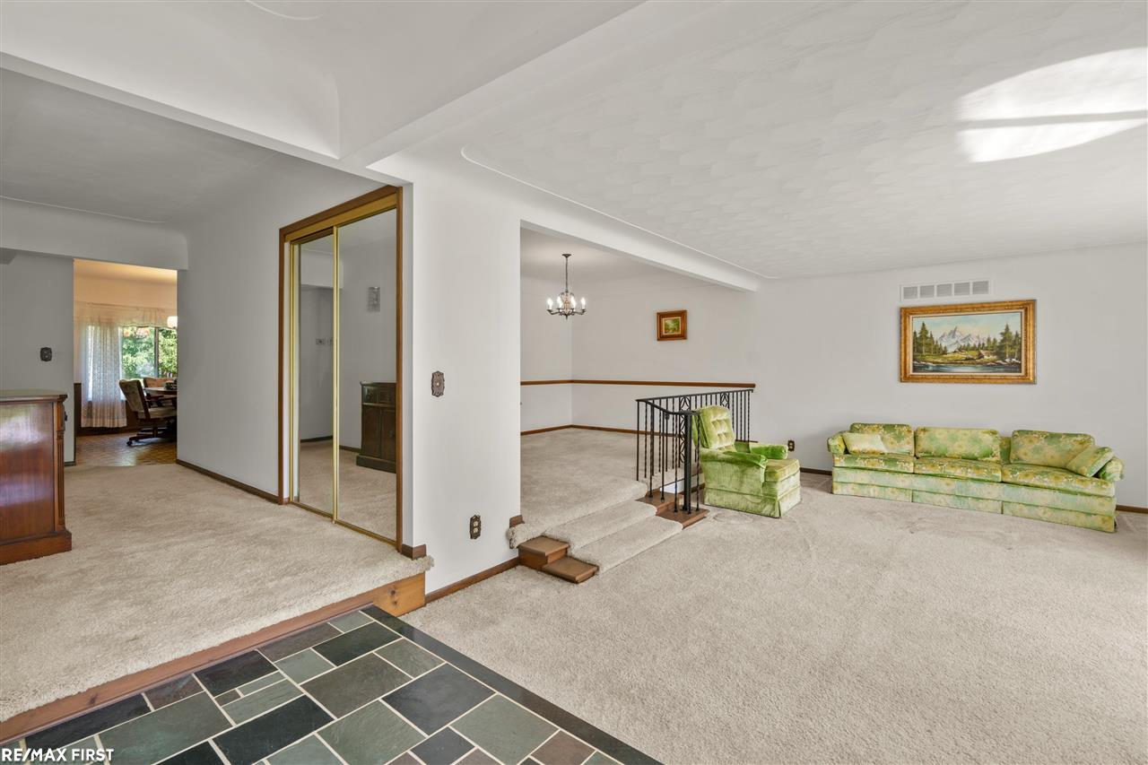 2098 Chalet Drive Rochester Hills, MI 48309 - Photo 4 of 36