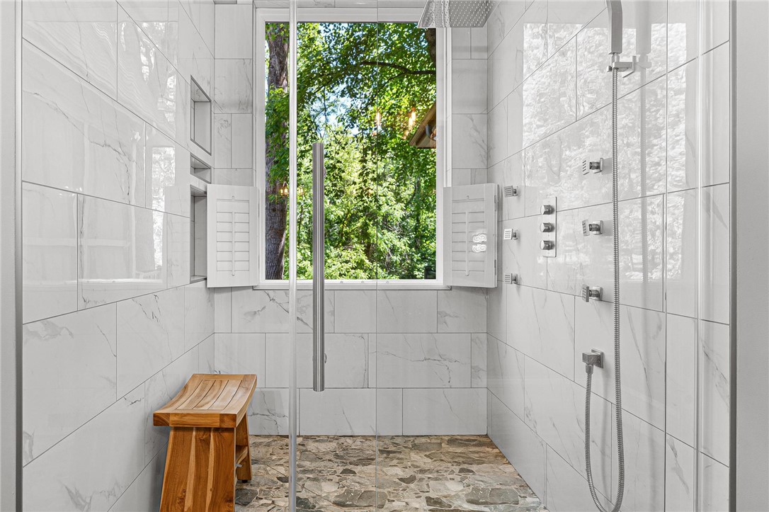 112 Water Falls Road Sunset, SC 29685 - Photo 26 of 50 spa shower