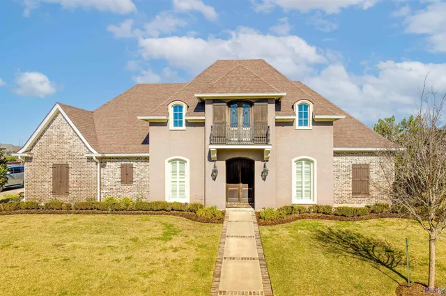 $739,000 | 137 Godchaux Drive, Thibodaux, LA 70301