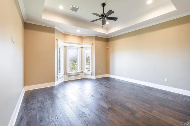 $739,000 | 137 Godchaux Drive, Thibodaux, LA 70301