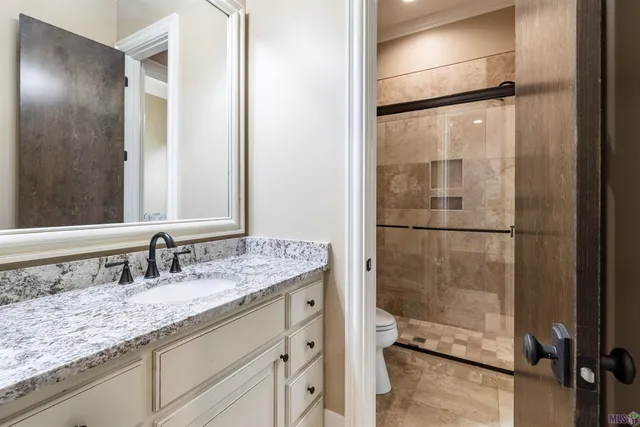 $739,000 | 137 Godchaux Drive, Thibodaux, LA 70301