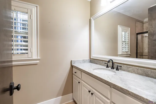 $739,000 | 137 Godchaux Drive, Thibodaux, LA 70301