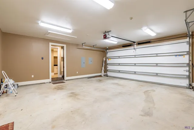 $739,000 | 137 Godchaux Drive, Thibodaux, LA 70301