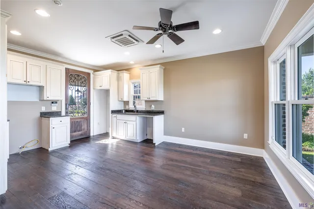 $739,000 | 137 Godchaux Drive, Thibodaux, LA 70301