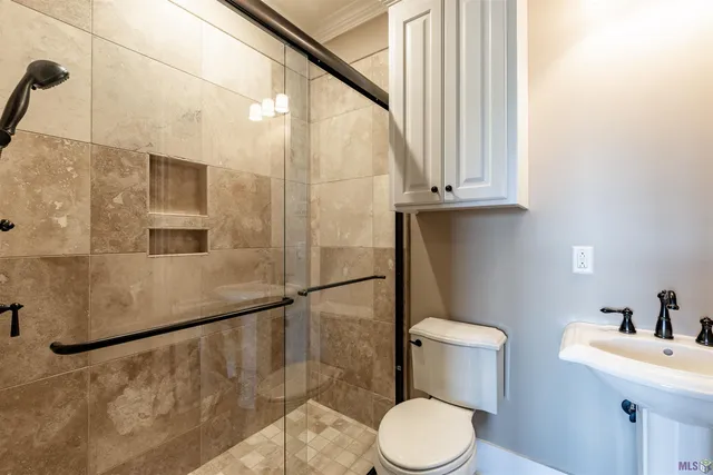 $739,000 | 137 Godchaux Drive, Thibodaux, LA 70301