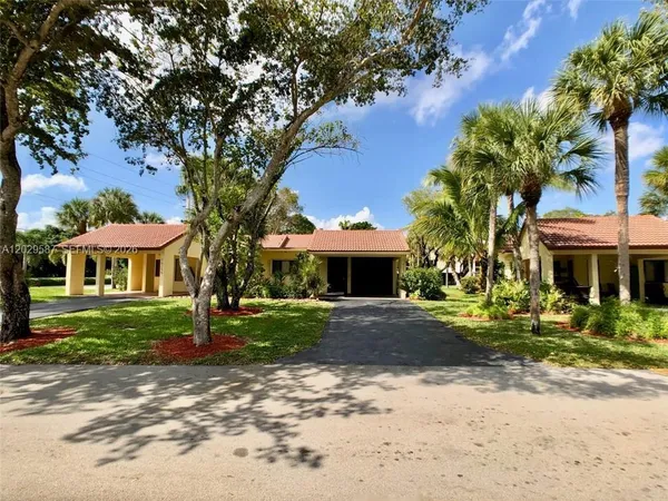 $449,999 | 16295 Laurel Drive, Unit 2, Weston, FL 33326