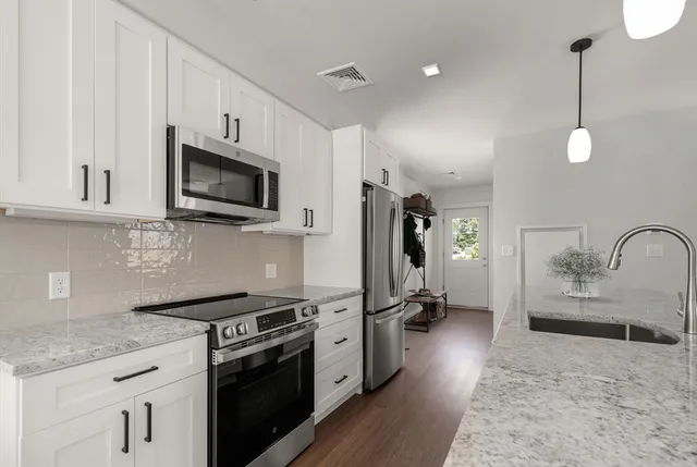 $899,000 | 3 A Wilson Street, Unit 3A, Natick, MA 01760