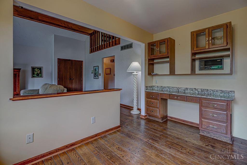 6215 Daleview Road Cincinnati, OH 45247 - Photo 17 of 74 Gallery Image 17