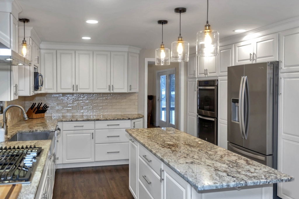 10 Beauregard Terrace West Springfield, MA 01089 - Photo 3 of 41