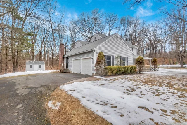 $550,000 | 10 Beauregard Terrace, West Springfield, MA 01089