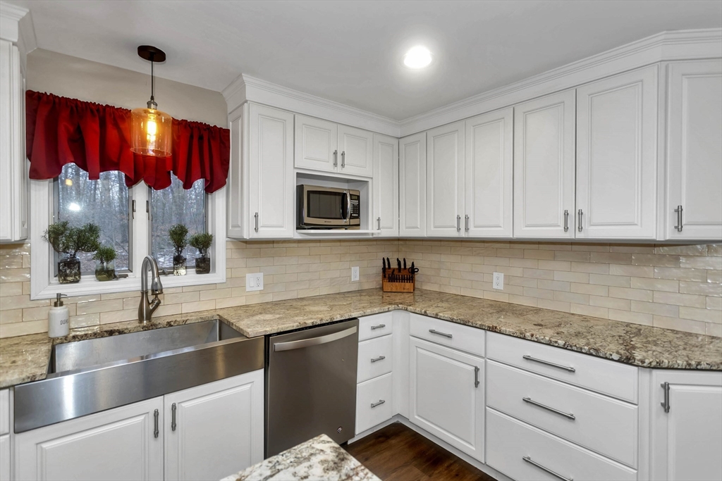 10 Beauregard Terrace West Springfield, MA 01089 - Photo 5 of 41