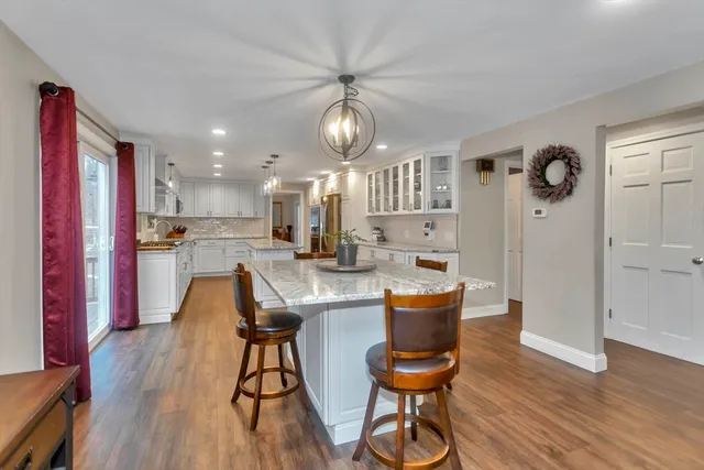 $550,000 | 10 Beauregard Terrace, West Springfield, MA 01089