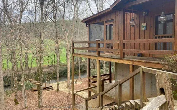 $2,000 | 174 Lost Valley Lane, Mineral Bluff, GA 30559