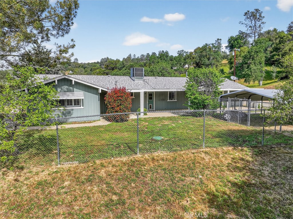 3310 Deer Run Road Mariposa, CA 95338 - Photo 34 of 47 front view of a house with a yard