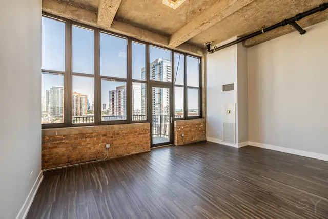 $267,500 | 320 East 21st Street, Unit 802, Chicago, IL 60616