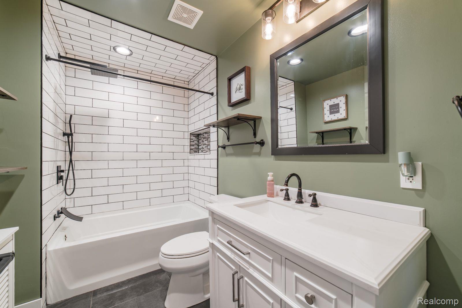 2007 Henbert Road West Bloomfield, MI 48324 - Photo 28 of 54