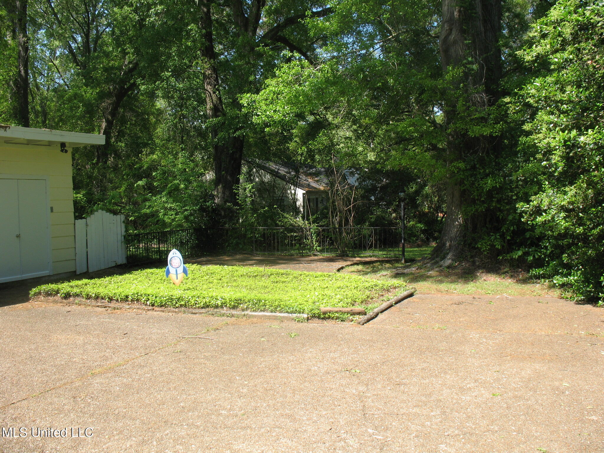 4125 Robin Drive Jackson, MS 39206 - Photo 34 of 41 9104C98A-DC2C-4484-9BE7-9C19CEBDE8DB