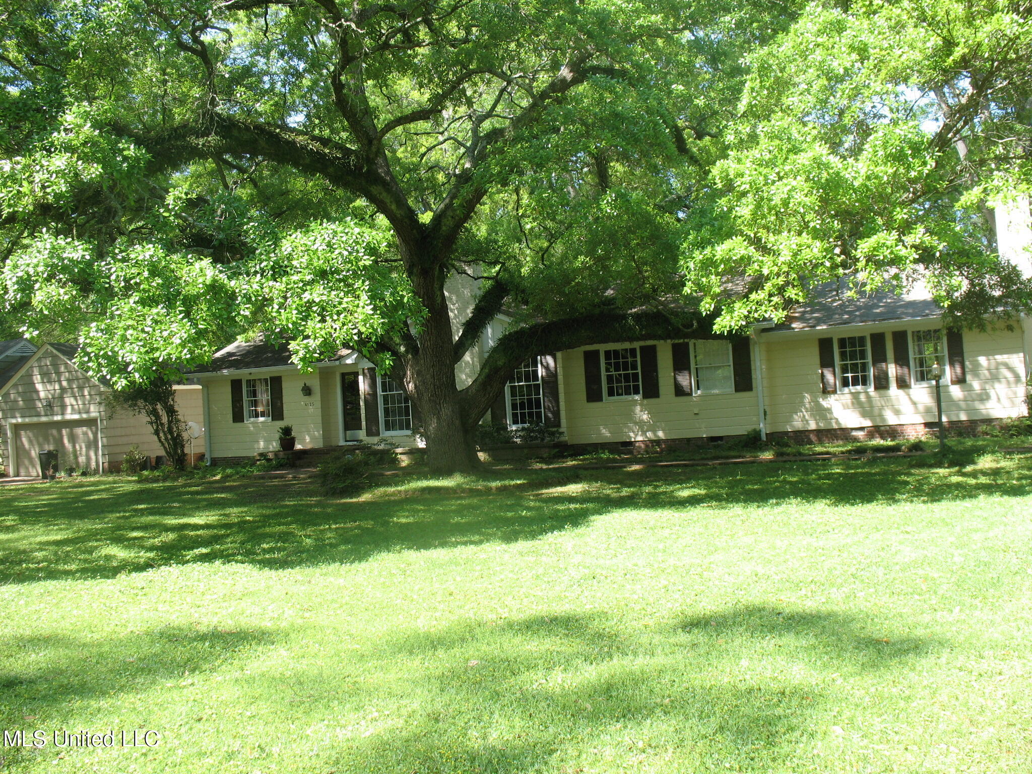 4125 Robin Drive Jackson, MS 39206 - Photo 4 of 41 E0EFB4CC-CC49-4E43-8AAF-DB4E23EFAF57