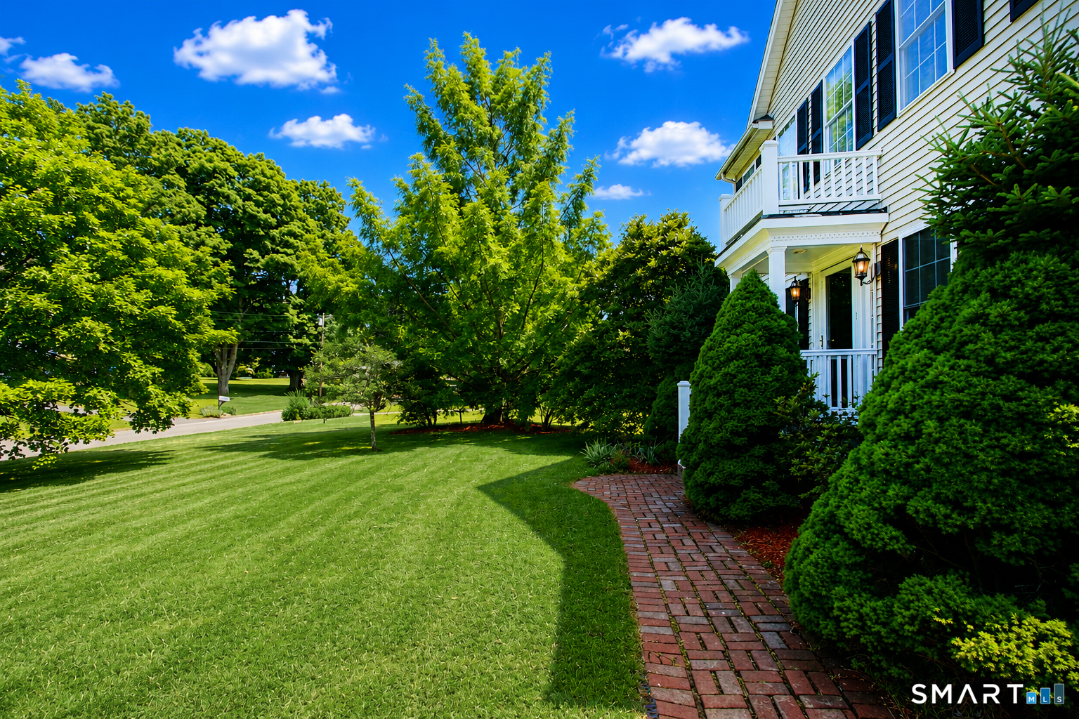 4 Meadow Road Newtown, CT 06470 - Photo 4 of 38