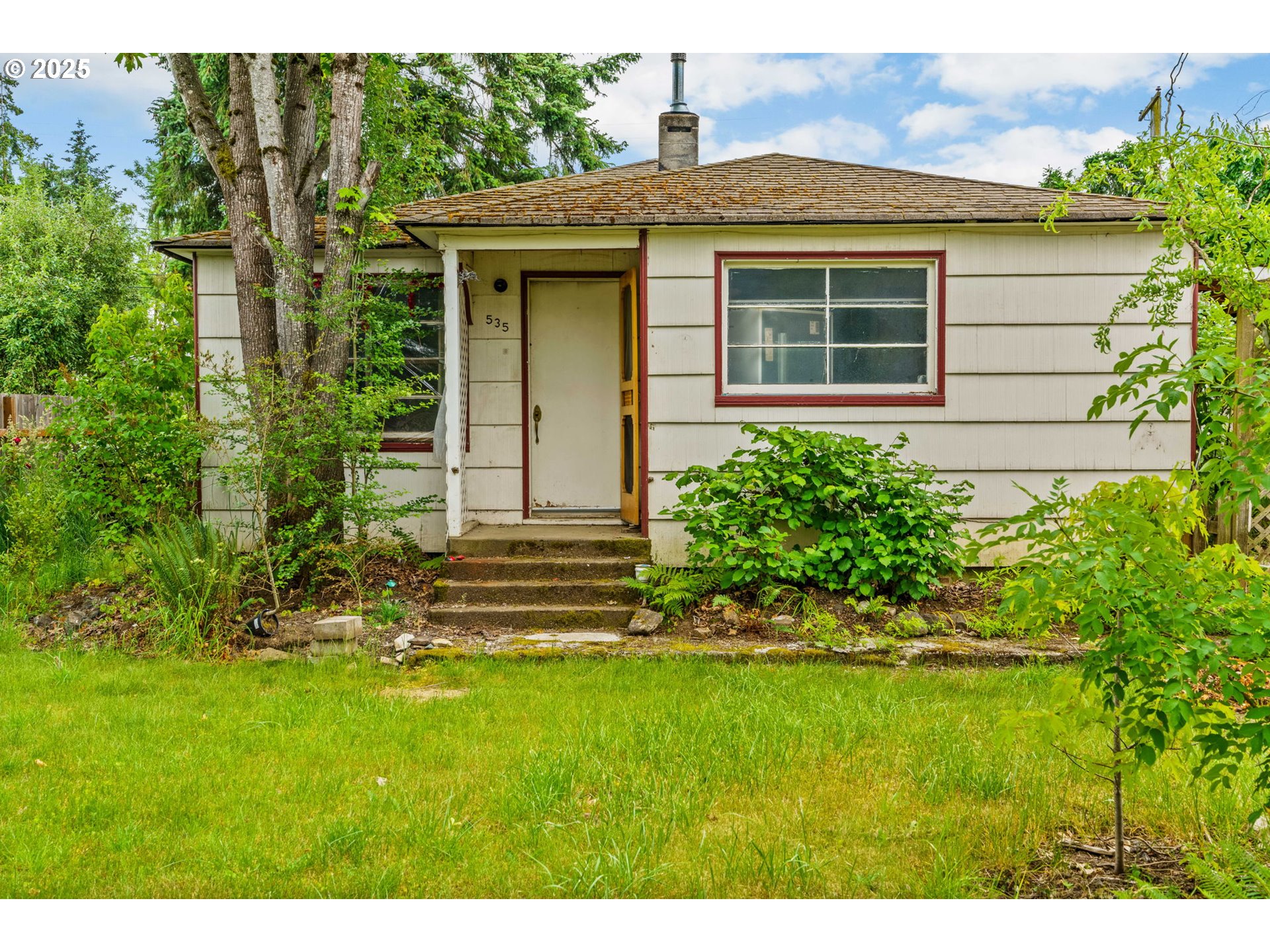 535 Pacific Avenue Springfield, OR 97477 - Photo 3 of 18