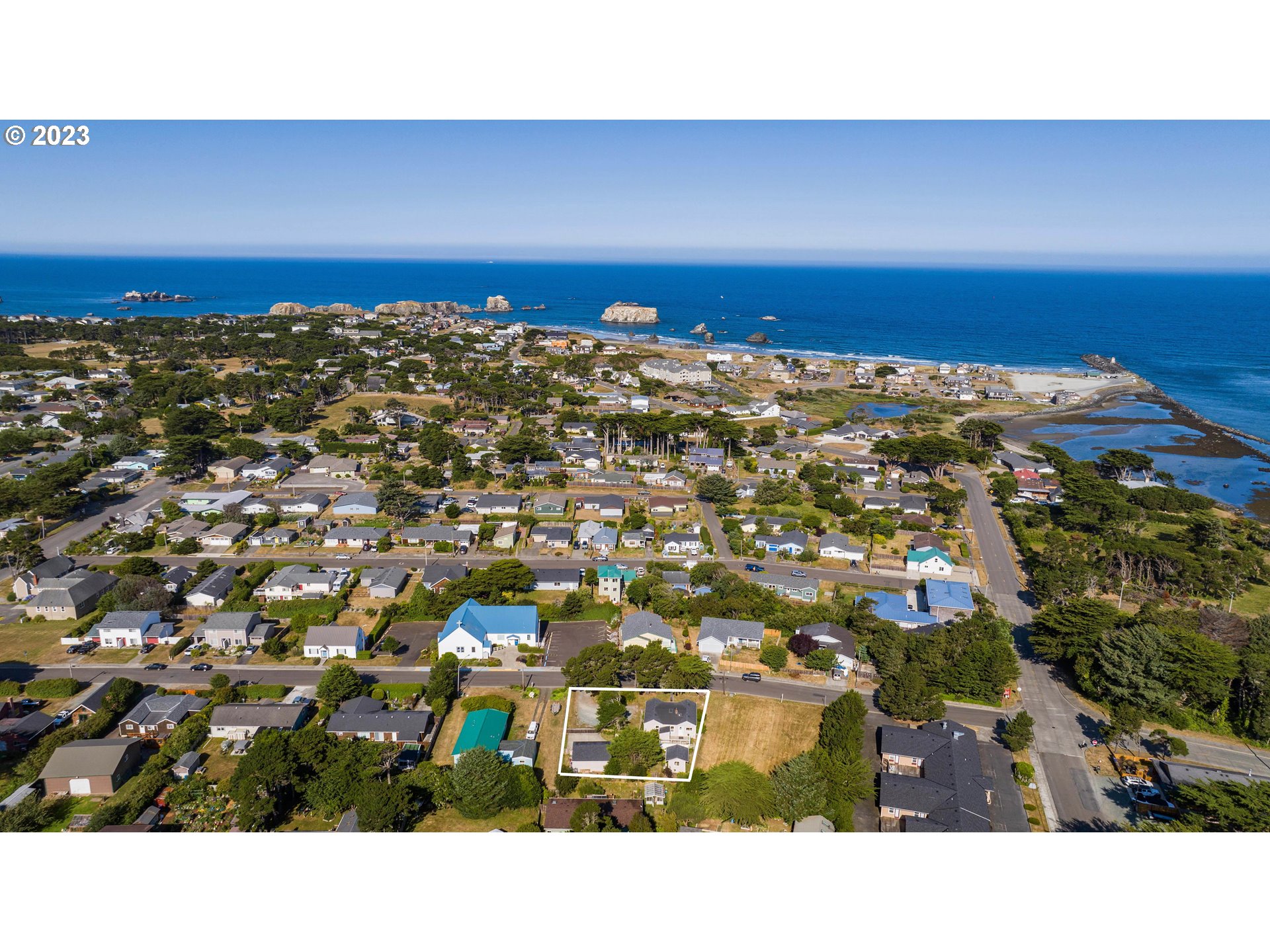535 Edison Avenue Southwest Bandon, OR 97411 - Photo 31 of 33 a view of city