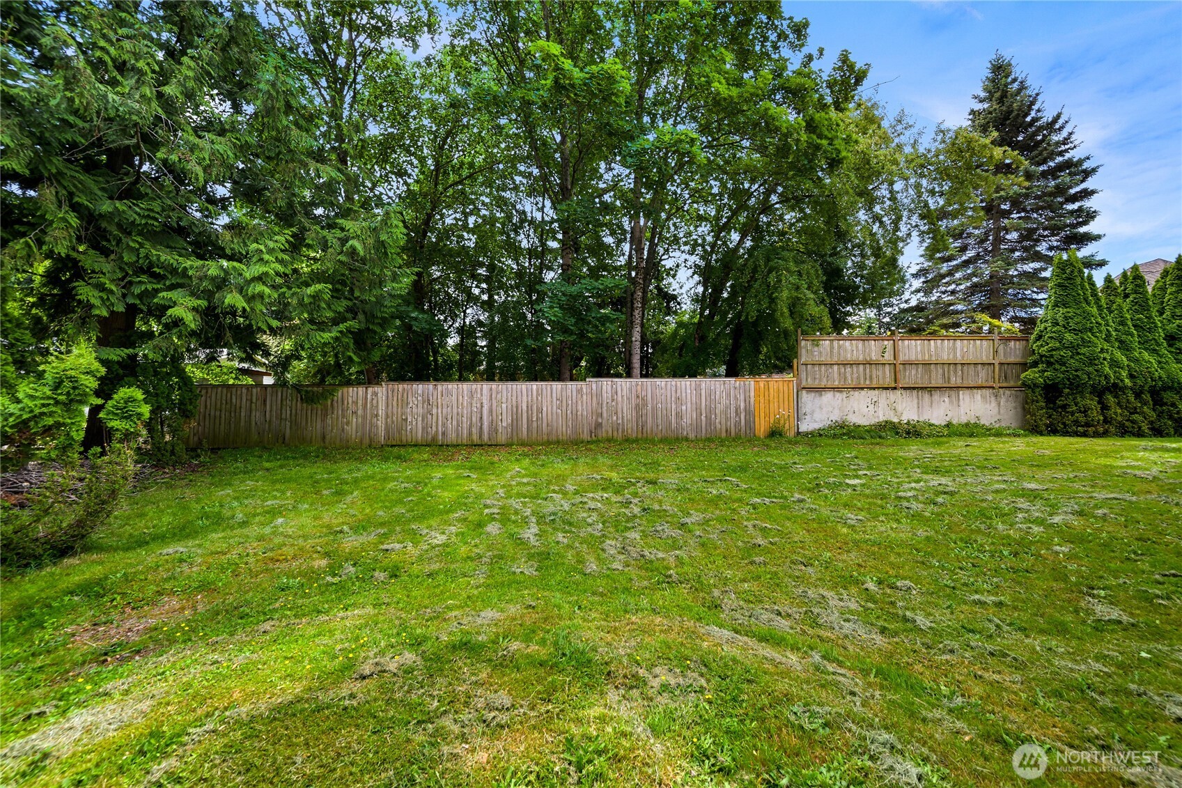 208 Hawthorn Road Bellingham, WA 98225 - Photo 36 of 40