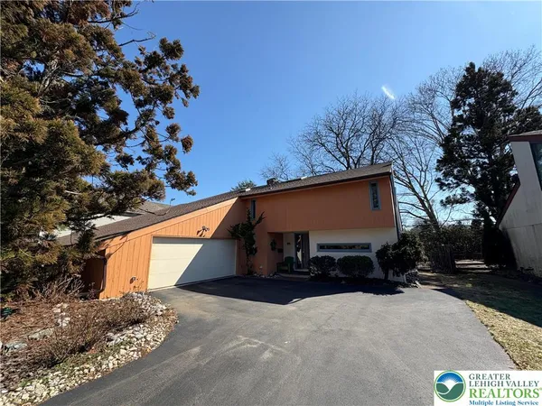 $2,850 | 3034 West Whitehall Street, Allentown, PA 18104