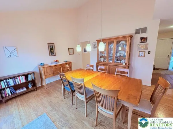 $2,850 | 3034 West Whitehall Street, Allentown, PA 18104