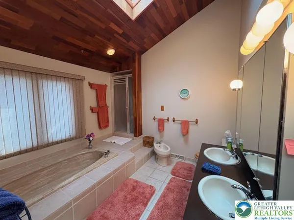 $2,850 | 3034 West Whitehall Street, Allentown, PA 18104