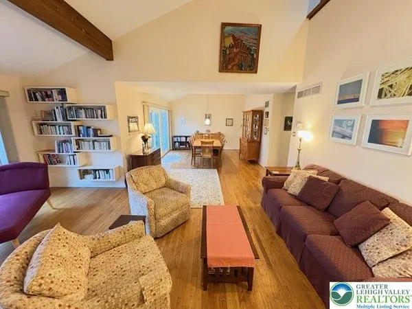 $2,850 | 3034 West Whitehall Street, Allentown, PA 18104