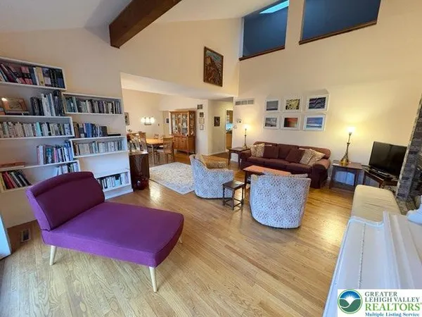 $2,850 | 3034 West Whitehall Street, Allentown, PA 18104