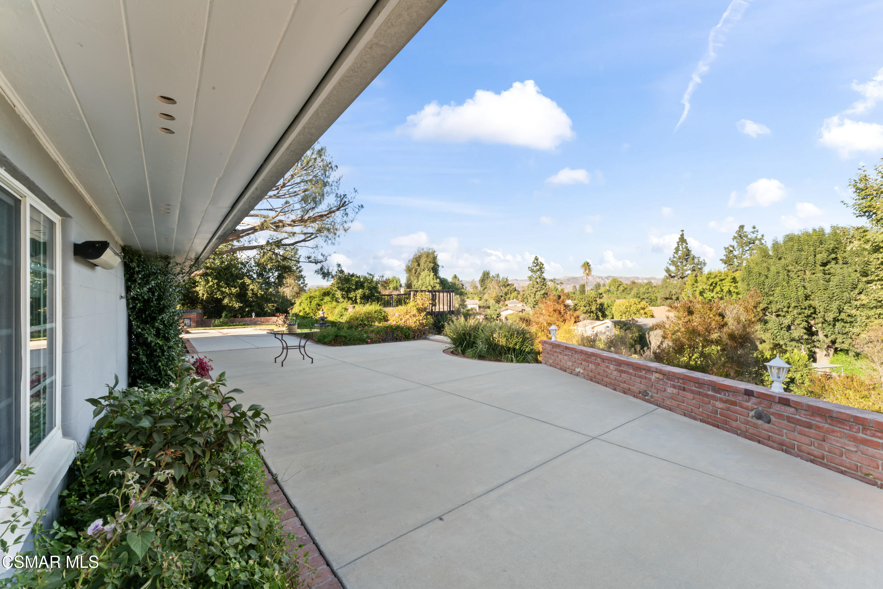 636 Sinaloa Road Simi Valley, CA 93065 - Photo 22 of 31 a view of a pathway