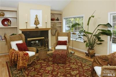 53 Rhinestone Terrace San Rafael, CA 94903 - Photo 5 of 12 Gallery Image 5