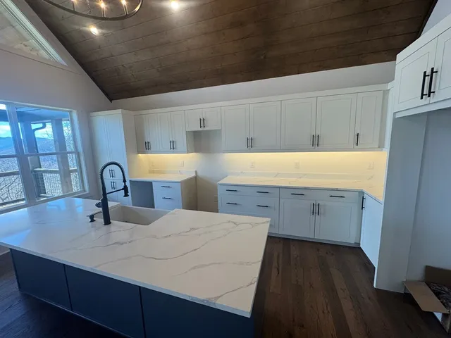 $599,900 | 579 Overlook Loop, Young Harris, GA 30582