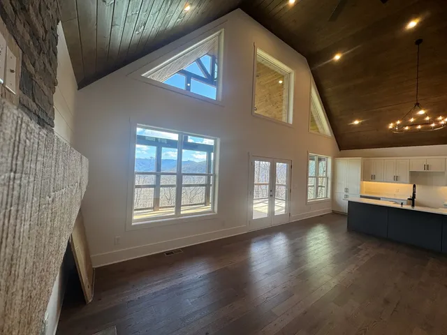 $599,900 | 579 Overlook Loop, Young Harris, GA 30582