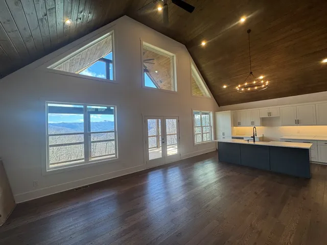 $599,900 | 579 Overlook Loop, Young Harris, GA 30582