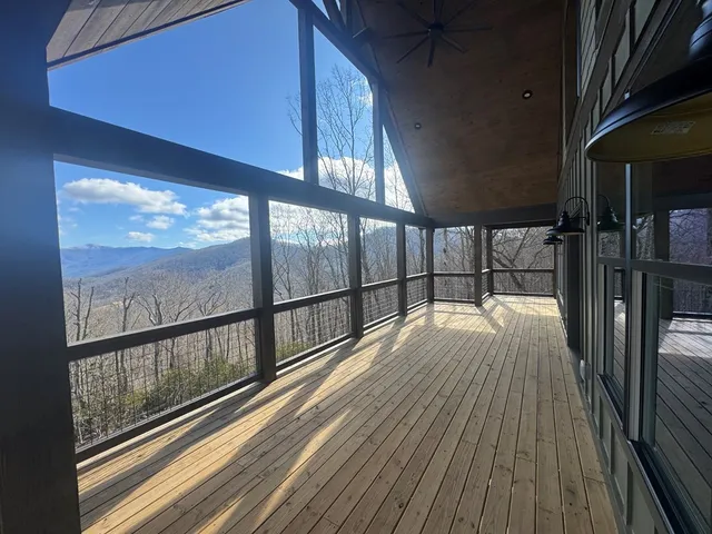 $599,900 | 579 Overlook Loop, Young Harris, GA 30582