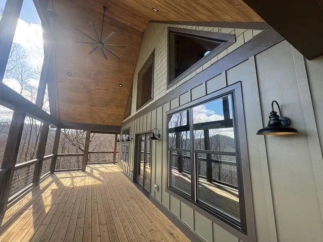 $599,900 | 579 Overlook Loop, Young Harris, GA 30582