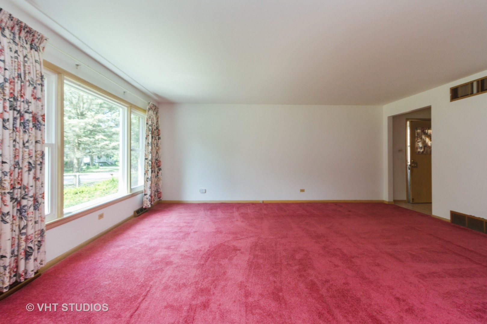 1328 Hickory Road Homewood, IL 60430 - Photo 3 of 10