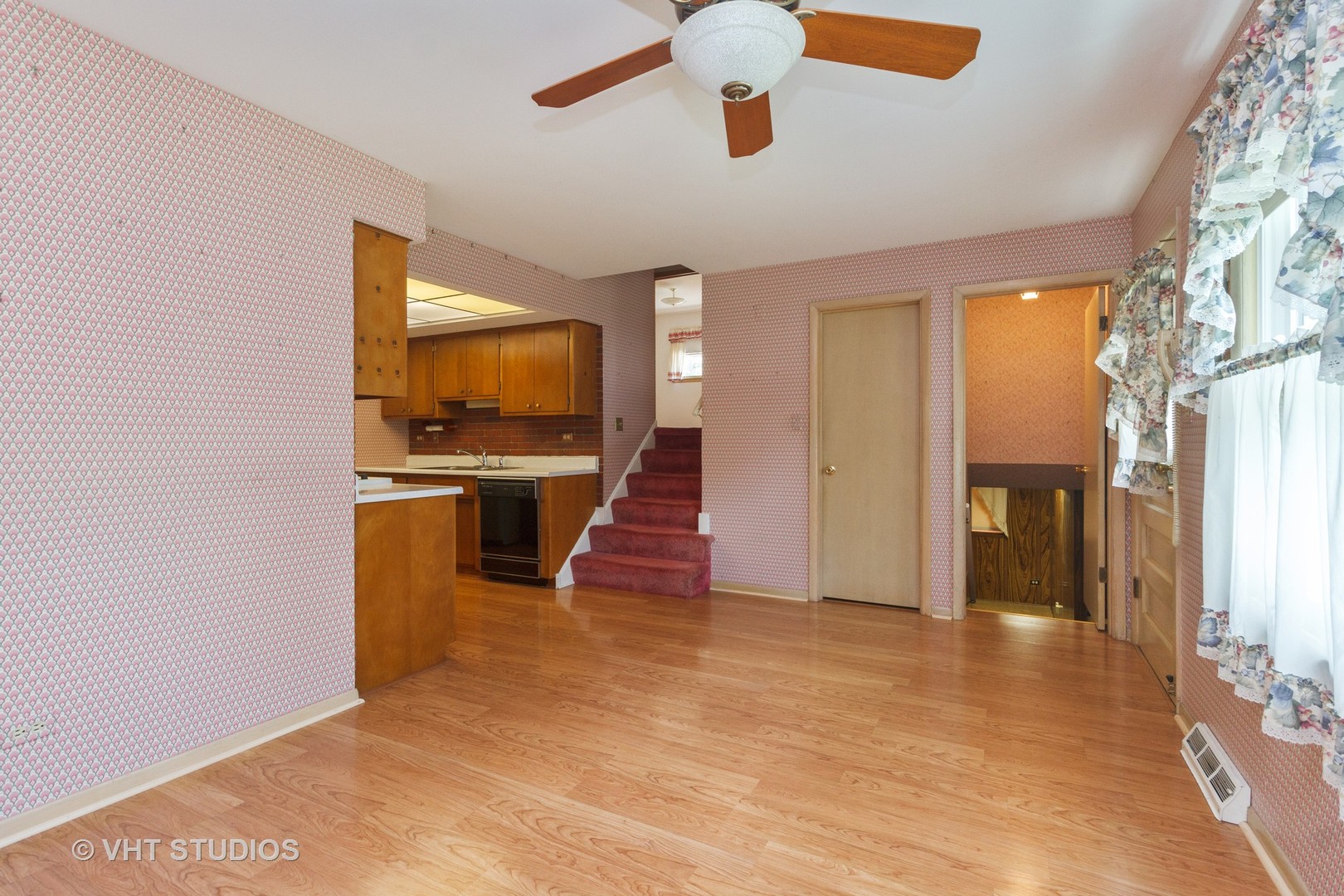 1328 Hickory Road Homewood, IL 60430 - Photo 4 of 10