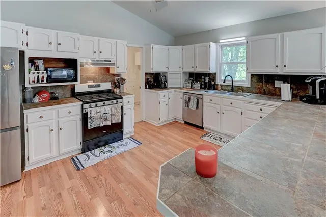 $475,000 | 14587 166th Street, Bonner Springs, KS 66012