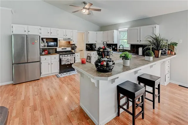 $475,000 | 14587 166th Street, Bonner Springs, KS 66012