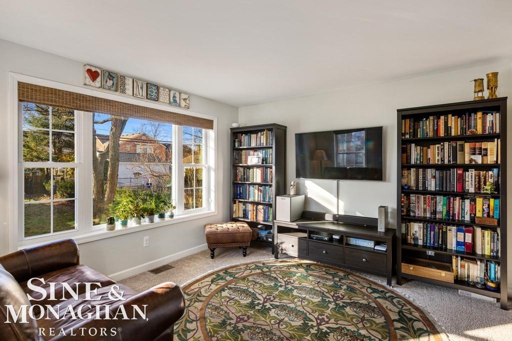 1379 Hampton Road Grosse Pointe Woods, MI 48236 - Photo 15 of 42