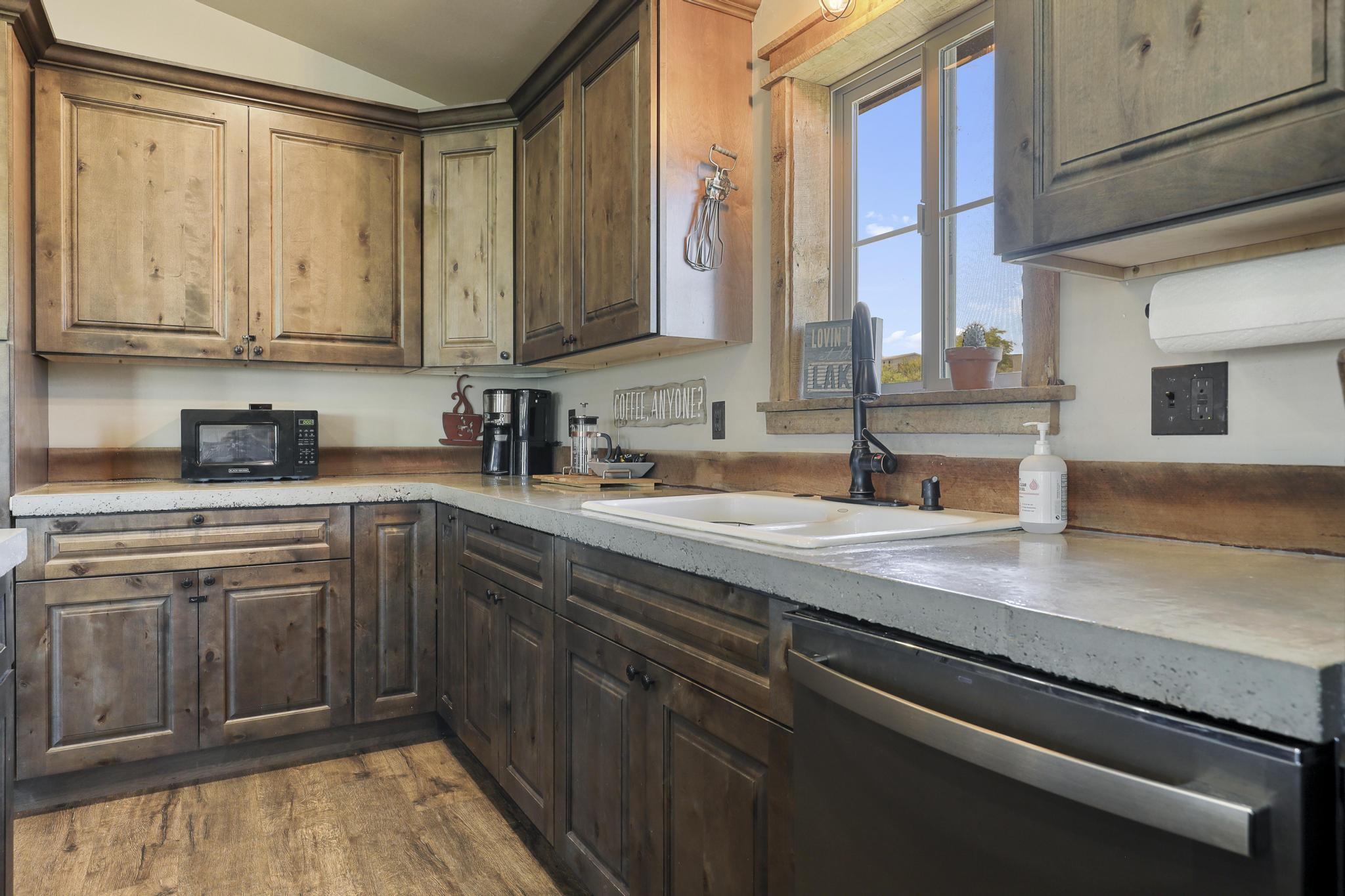 422 North Rodeo Drive Tonto Basin, AZ 85553 - Photo 16 of 38 1E0A8215