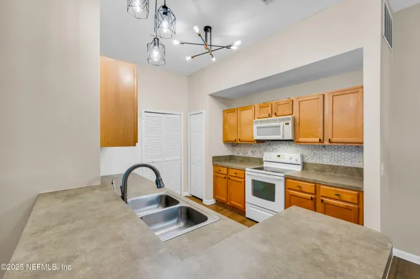 $1,300 | 7920 Merrill Road, Unit 1004, Jacksonville, FL 32277