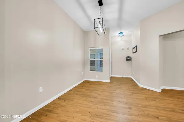 $1,300 | 7920 Merrill Road, Unit 1004, Jacksonville, FL 32277