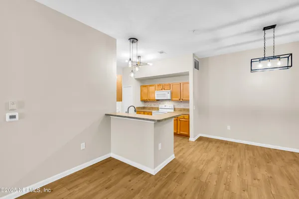 $1,300 | 7920 Merrill Road, Unit 1004, Jacksonville, FL 32277