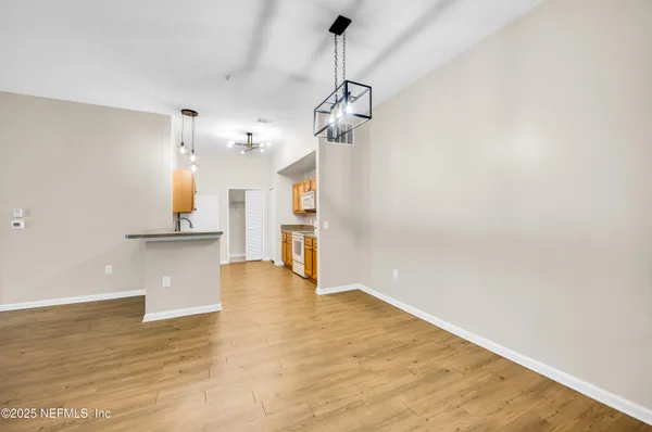 $1,300 | 7920 Merrill Road, Unit 1004, Jacksonville, FL 32277