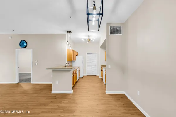 $1,300 | 7920 Merrill Road, Unit 1004, Jacksonville, FL 32277