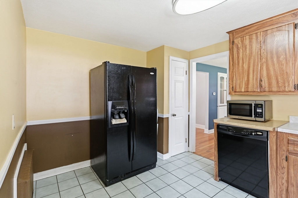 52 Elbert Road Agawam, MA 01001 - Photo 16 of 29
